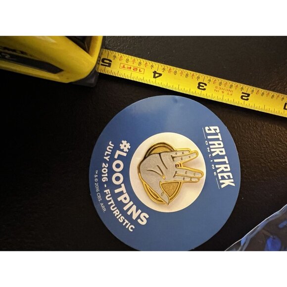 Star Trek Online Lootpins July 2016 Futuristic TM CBS Brooch Pin Collectible NEW - Picture 6 of 6